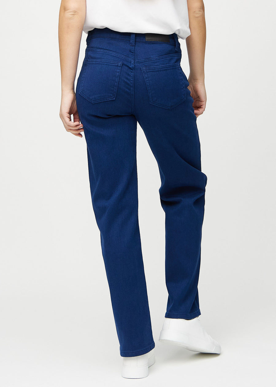 Dark blue loose jeans seen from the back, so the entire product can be seen.