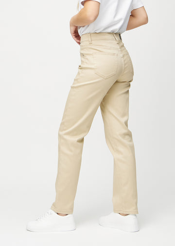 Regular jeans for women in beige, color Gazelles. Back view on a model, showing the full fit.