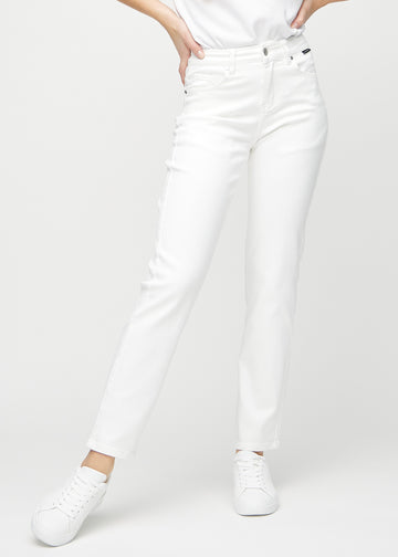 Regular jeans for women in white, color Marguerites. Front view on a model, showing the classic straight-leg fit.