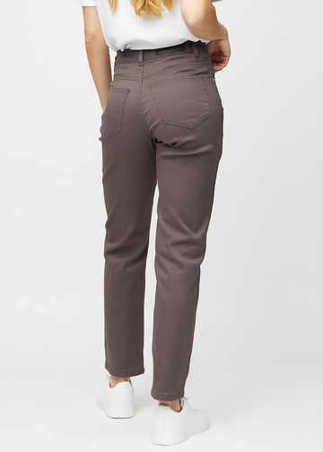 Regular jeans for women in grey-brown, color Thunders. Back view on a model, showing the full fit.